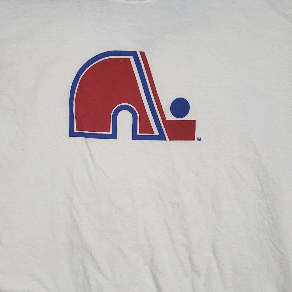 NHL White T-shirt Bud Light Of The Nordiques de W/ Blue Stripes - Picture 2 of 16